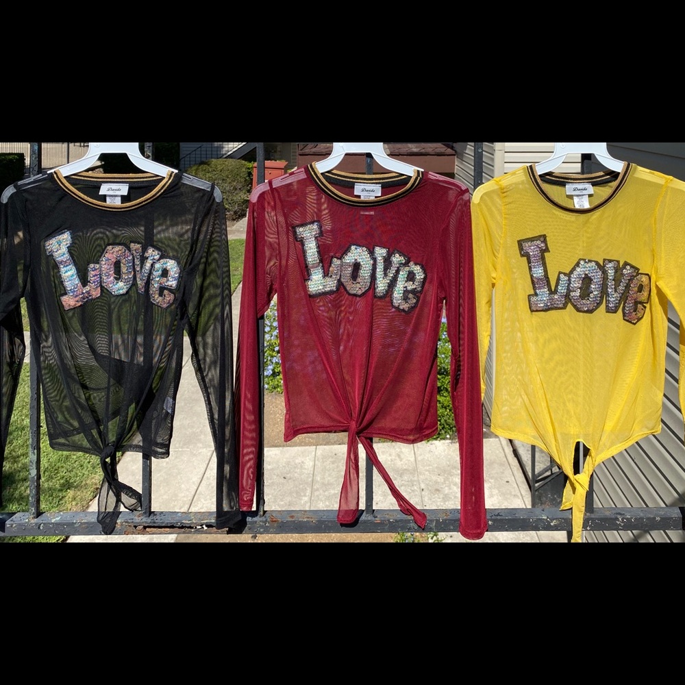 Beautiful shirts!!!!❤️🖤🤍